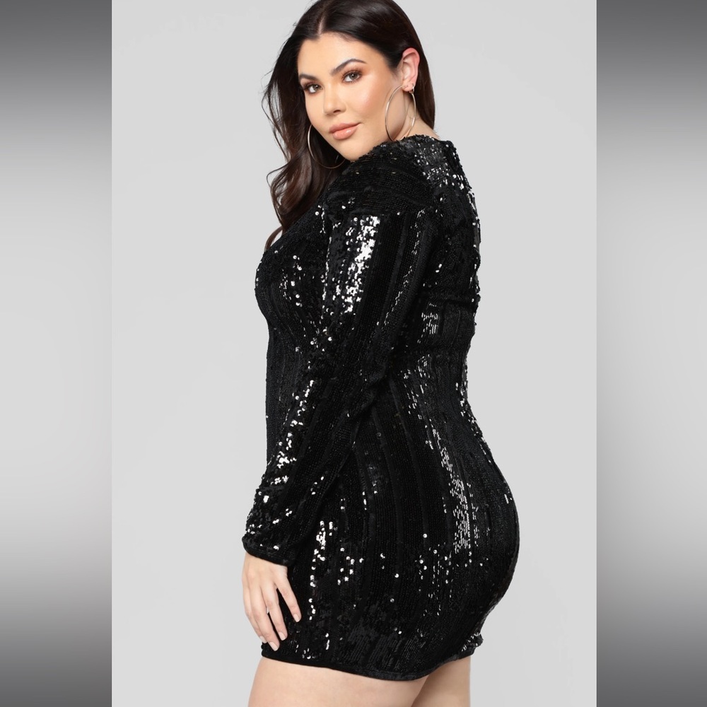 SHE'S A SHOW OFF SEQUIN DRESS - BLACK2X. Gently used, worn.